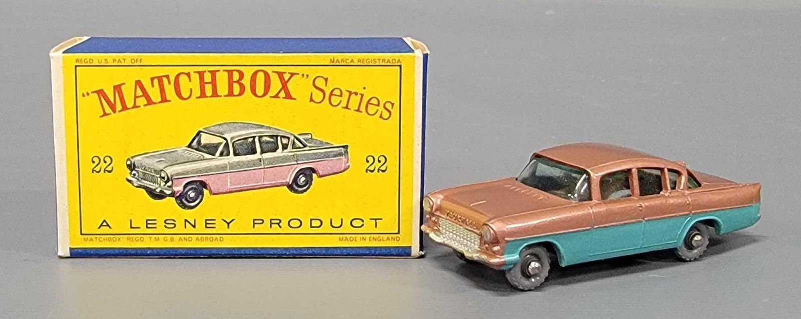 Matchbox 22 1958 Vauxhall Cresta in original box (1 of 11)