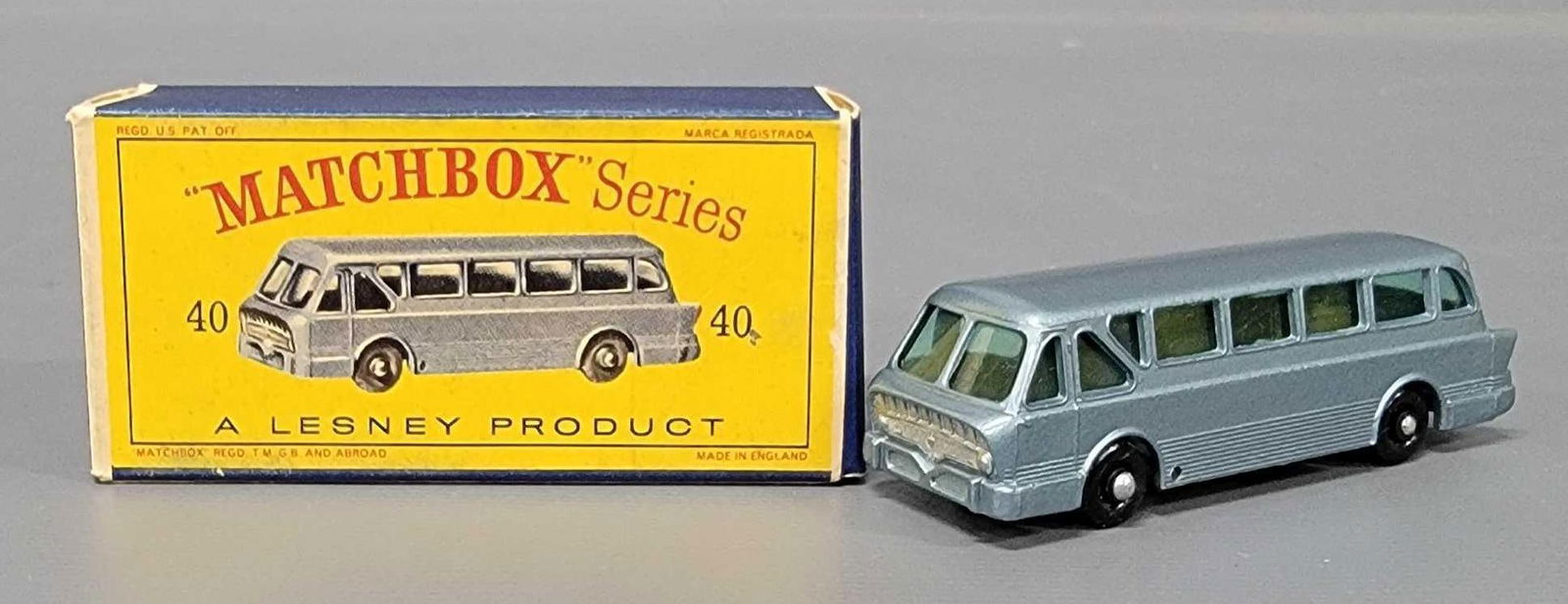 Matchbox 40 Long Distance Coach in original box (1 of 11)