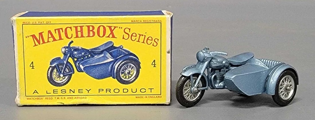 Matchbox 4 Triumph Motorcycle and Sidecar in original box (1 of 11)