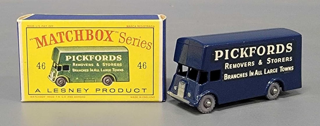 Matchbox 46 Pickfords Removal Van in original box (1 of 11)