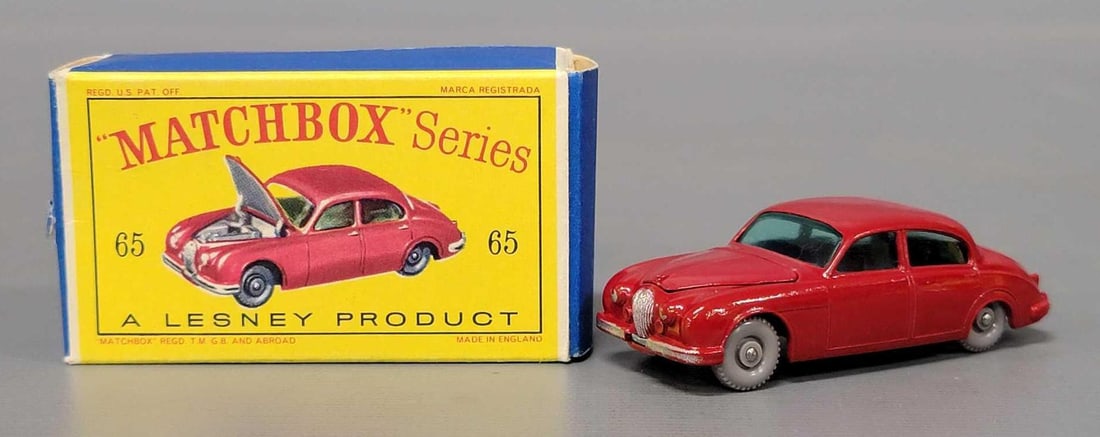 Matchbox 65 Jaguar 3-8 Sedan in original box (1 of 11)