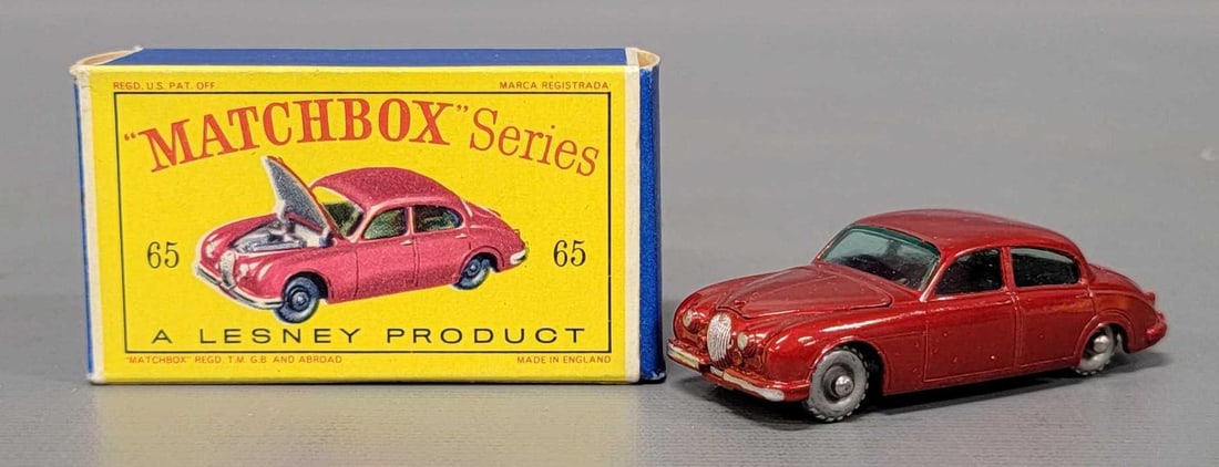 Matchbox 65 Jaguar 3-8 Sedan in original box (1 of 11)