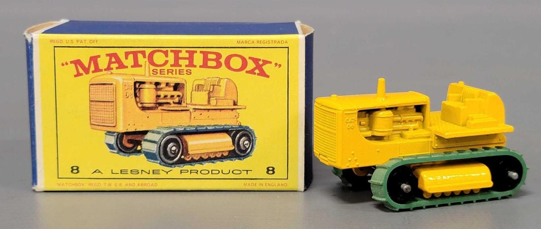 Matchbox 8 Caterpillar D8 in original box (1 of 11)
