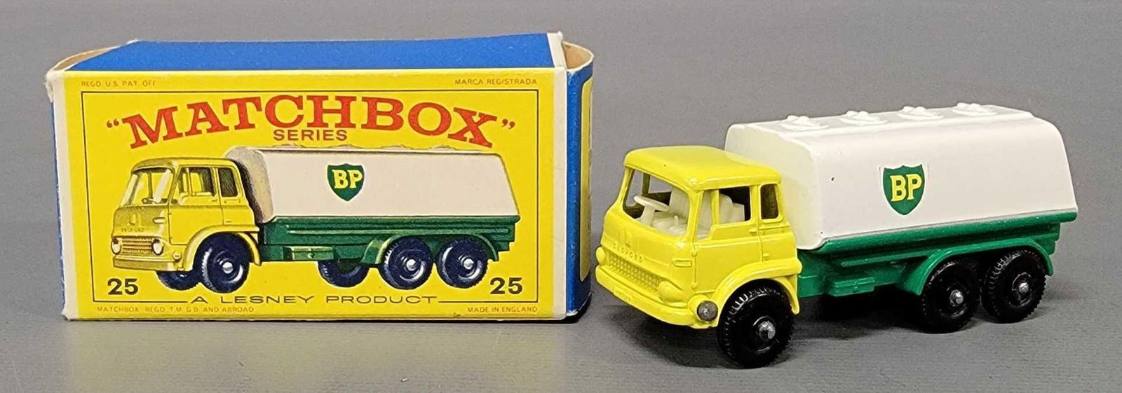 Matchbox 25 BP Tanker in original box: Matchbox 25 BP Tanker with black plastic wheels, in very excellent condition in a very good E4 original box as seen in the photos.