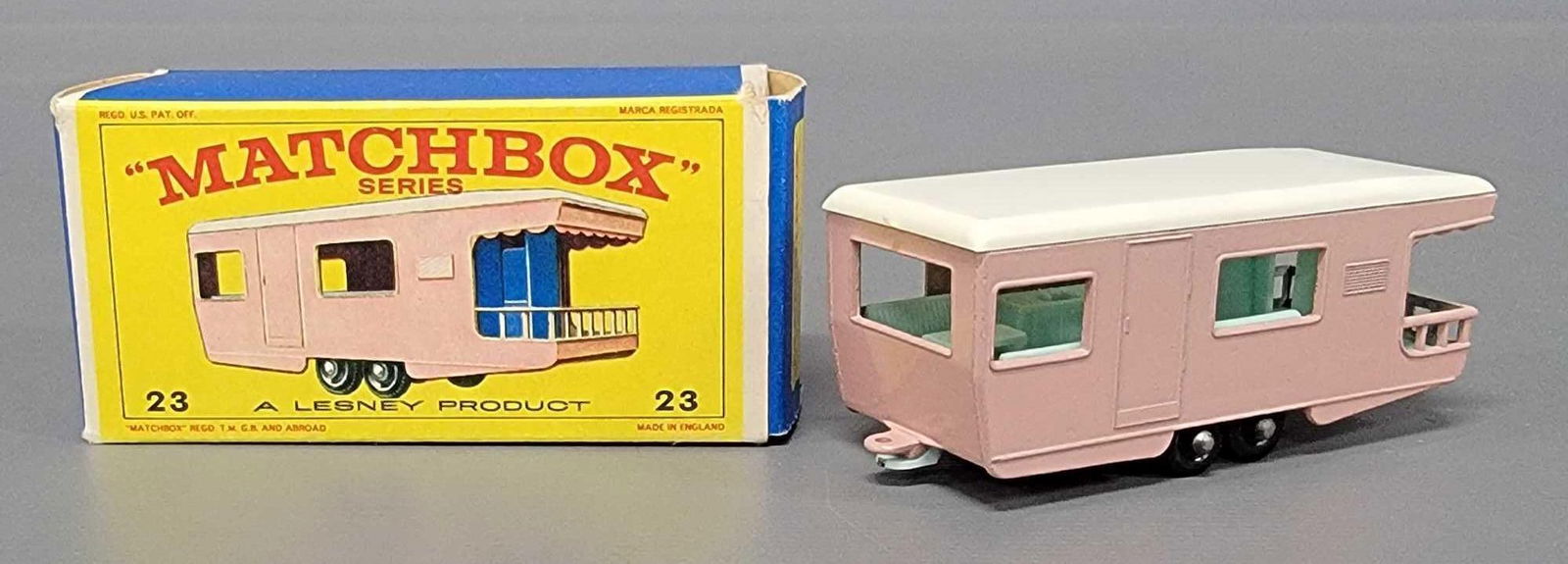 Matchbox 23 Trailer Caravan in original box (1 of 12)