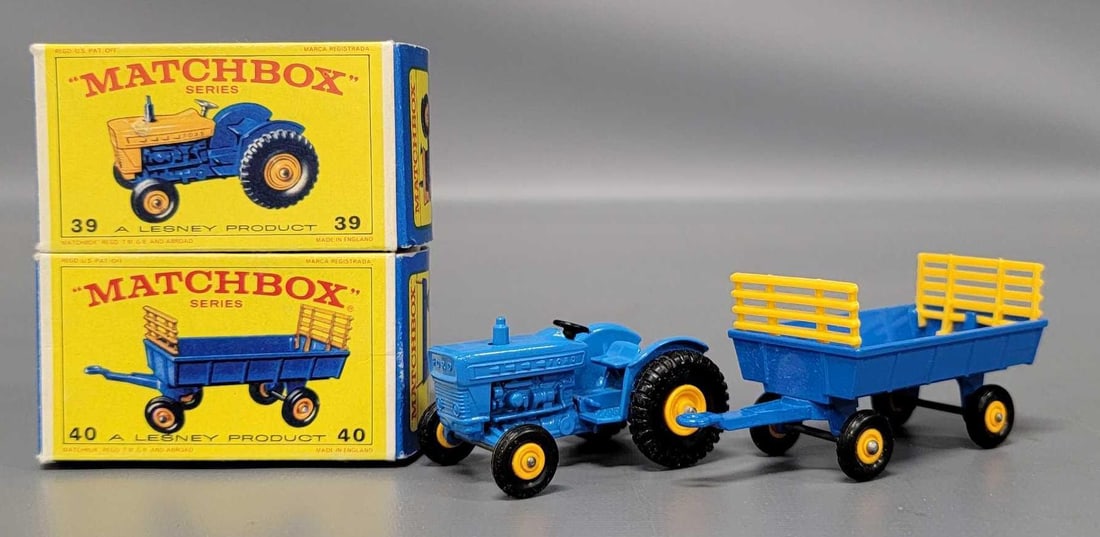Two beautiful Matchbox 39 and 40 Tractor and Hay Trailer in original box (1 of 11)