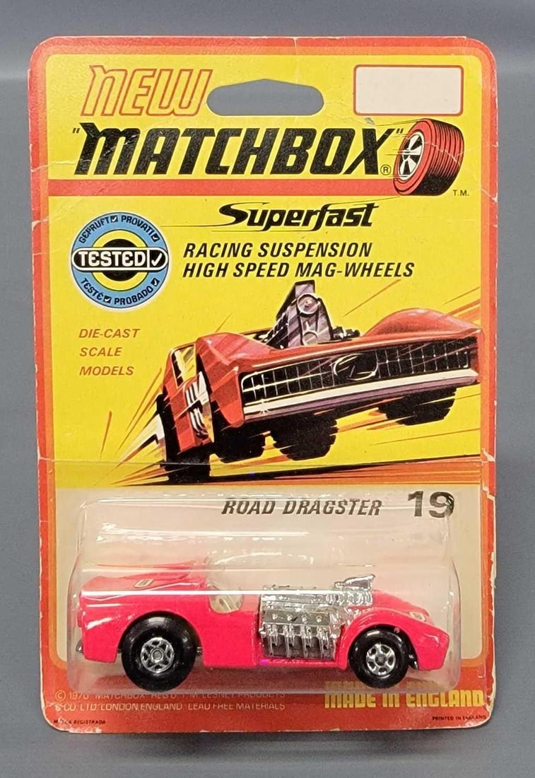 Gorgeous Matchbox Superfast 19 Road Dragster in blister pack (1 of 7)