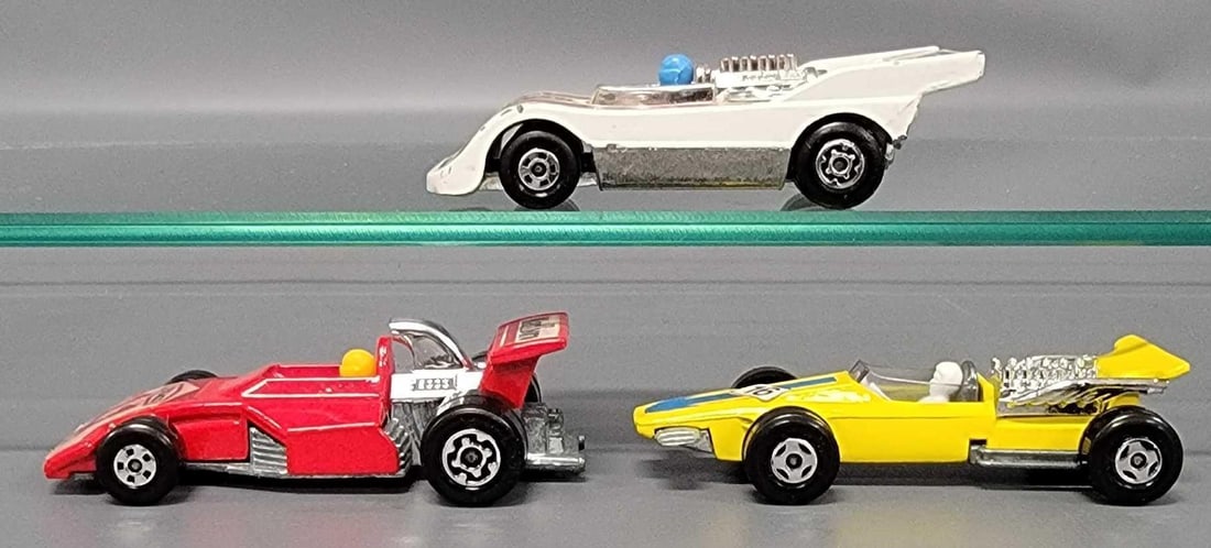 Three Matchbox Superfast racing cars (1 of 6)