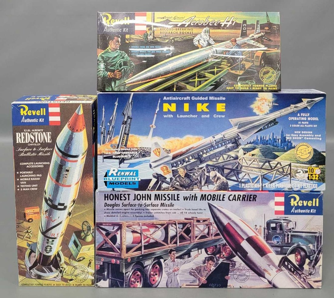 Group of Revell and Renwal Space kits in original boxes (1 of 7)