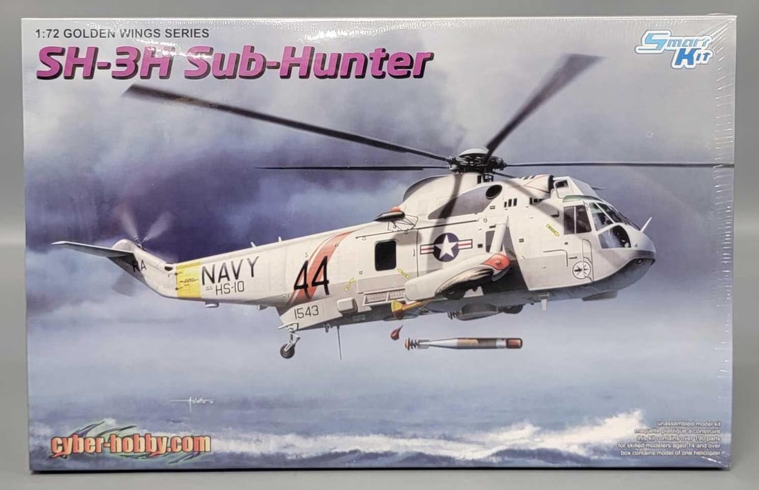 Factory sealed Dragon 1/72 SH-3H Sub-Hunter in original box kit 5114: Factory sealed Dragon 1/72 scale SH-3H Sub-Hunter in an excellent factory sealed original box as seen in the photos.