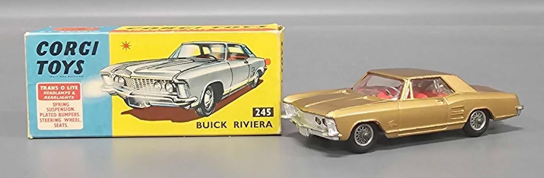 Corgi Toys Buick Riviera No 245 in original box (1 of 11)