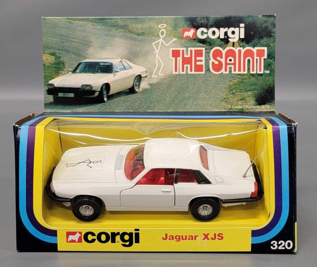 Corgi Toys The Saint Jaguar XJS No 320 in original box (1 of 7)