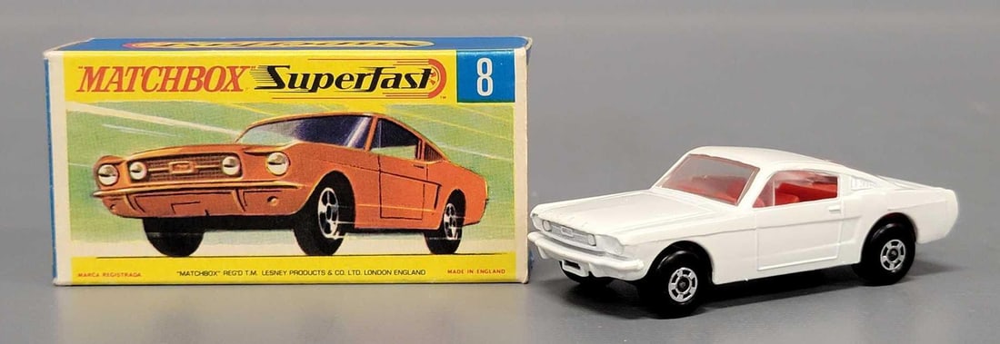 Matchbox Superfast No 8 Ford Mustang in original box (1 of 12)
