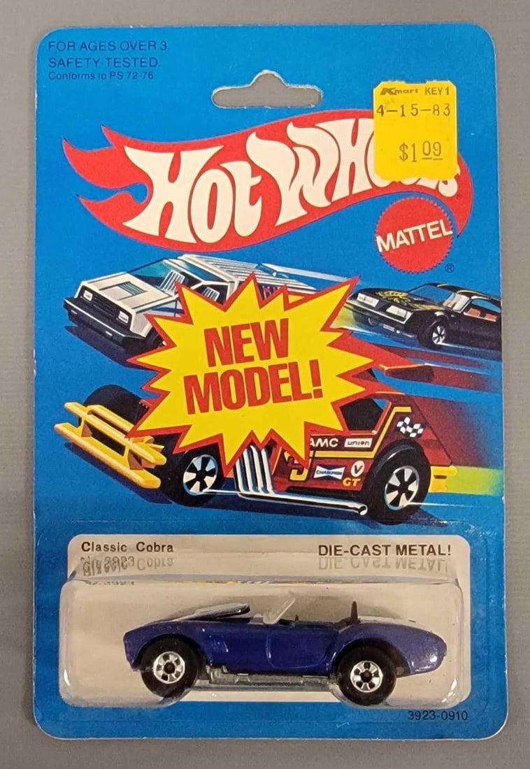 Hot Wheels Classic Cobra in blister pack: Hot Wheels New Model Classic Cobra No 3923 with silver wheels in near mint to mint condition in very good blister pack as seen in the photos.