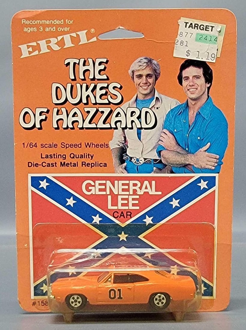 ERTL The Dukes of Hazzard General Lee car in blister pack (1 of 7)