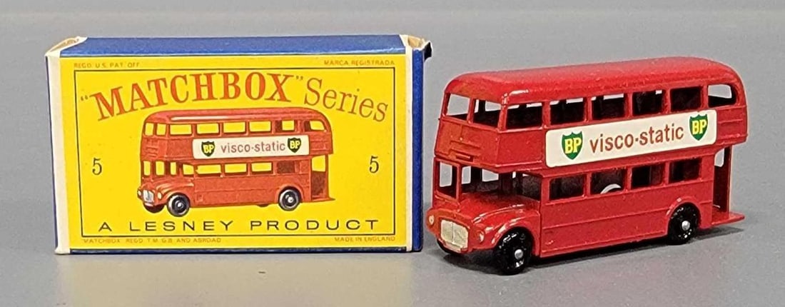 Matchbox No 5 red Routemaster BP viso-static in original box: Matchbox No 5 red Routemaster BP viso-static with black plastic wheels in excellent to near mint condition in a very good to excellent D2 original box as seen in the photos.