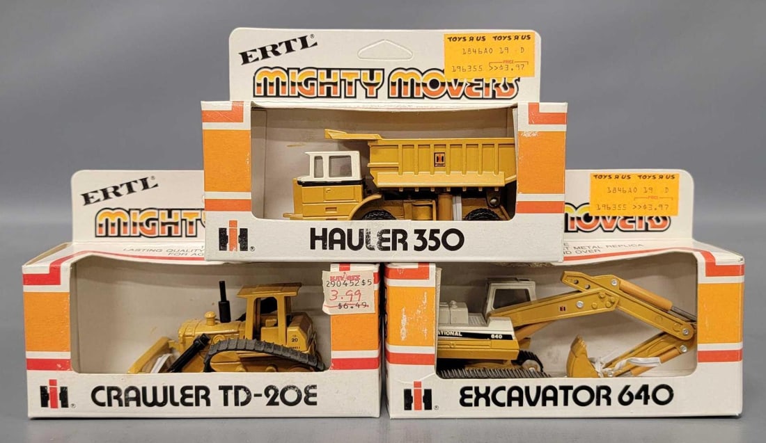 Three ERTL 1/64 Mighty Movers Construction Equipment in original boxes (1 of 10)