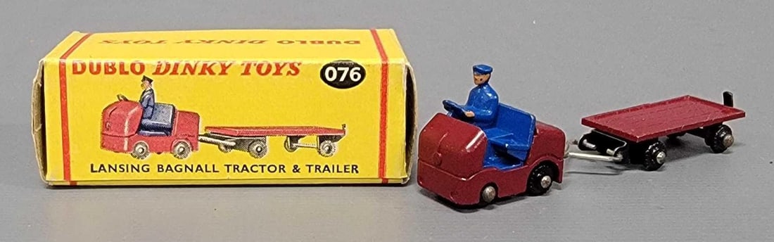 Dublo Dinky Toys No 076 Lansing Bagnall Tractor and trailer in original box (1 of 11)