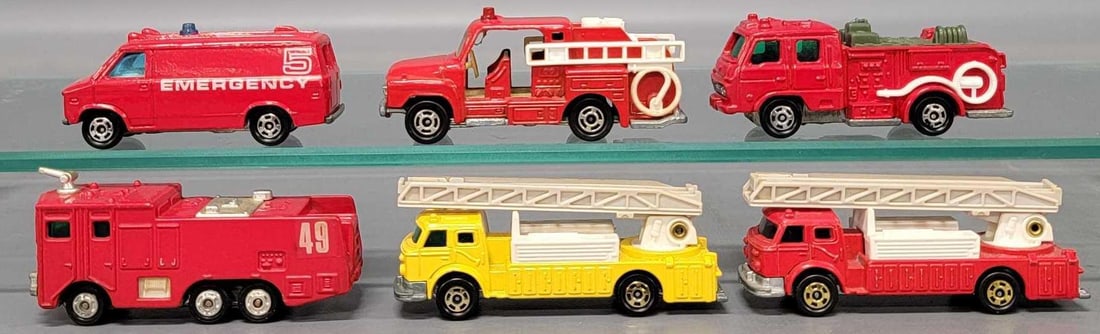Six Tomica Fire and Emergency Service trucks (1 of 6)