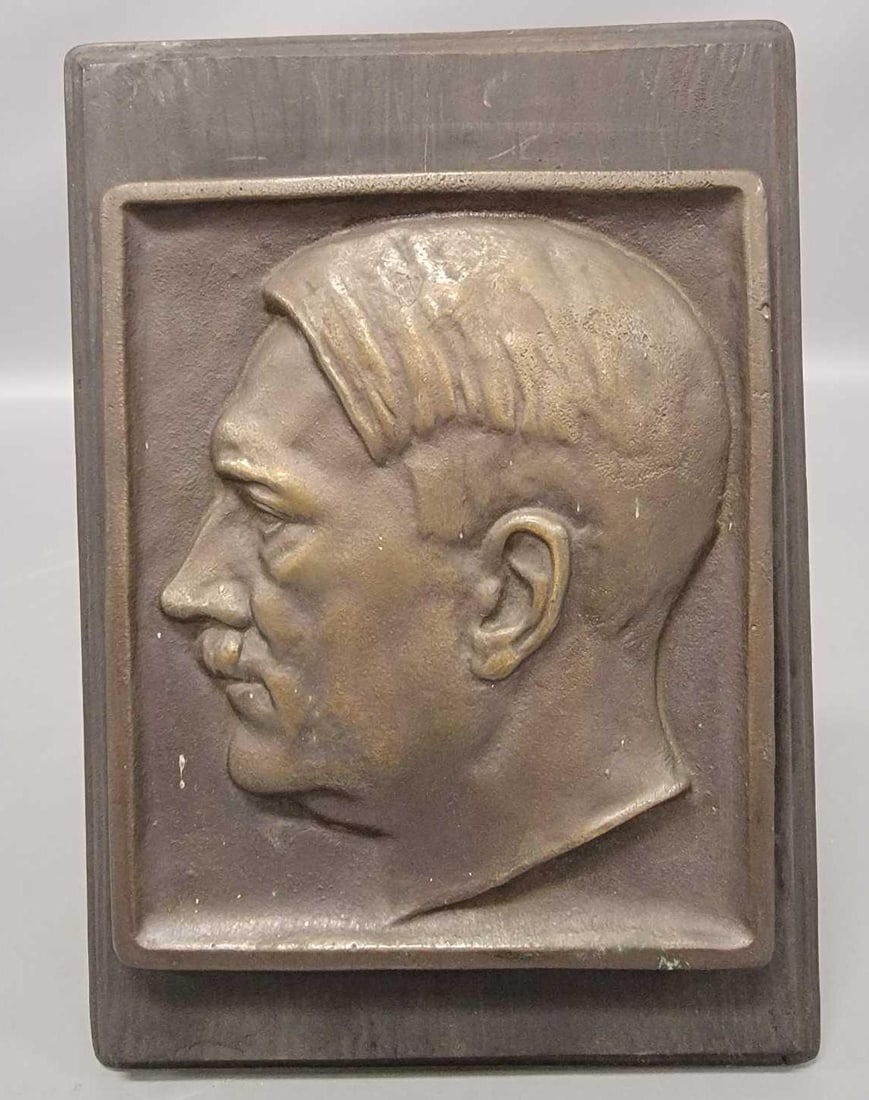Bronze Adolph Hitler Plaque with wall hanger: Bronze Adolph Hitler Plaque with wall hanger in exceptionally clean to near mint condition as seen in the photos.