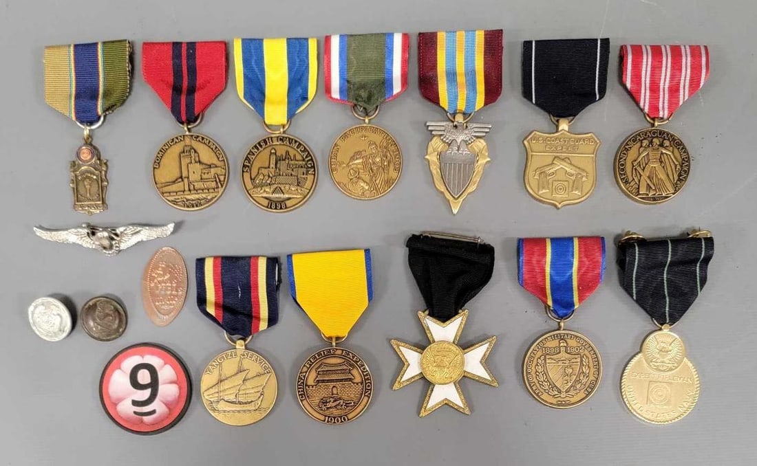Seventeen Modern Era US Service Medals and other Pins: Seventeen Modern Era US Service Medals and other Pins. Consists of two Marine Medals for Service, two Navy Medals for Service, one Army Medal for Service, A Coast Guard Marksman Medal, a Masonic E Plu