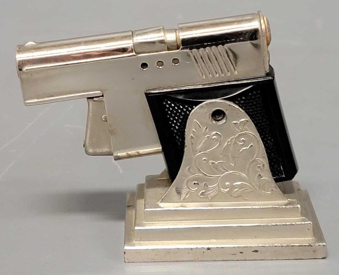 Dragon Pistol Lighter made in Occupied Japan: Dragon Pistol Lighter made in Occupied Japan in very good condition as seen in the photos.