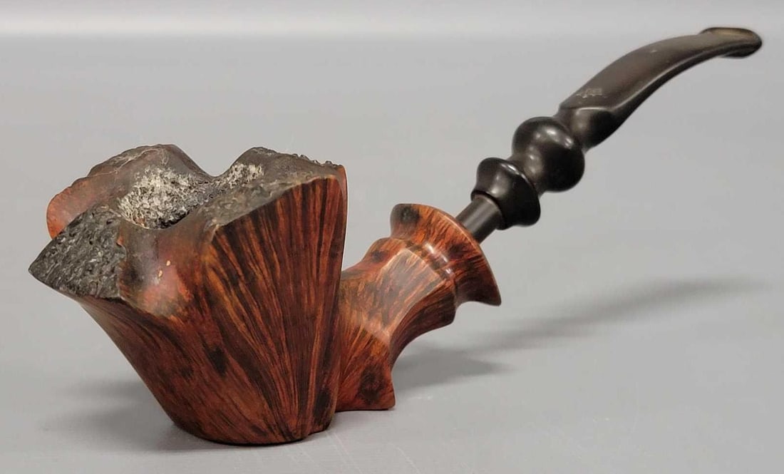 Ben Wade Golden Walnut Tobacco Pipe: Ben Wade Golden Walnut Tobacco Pipe hand made in Denmark in very good to excellent condition as seen in the photos.