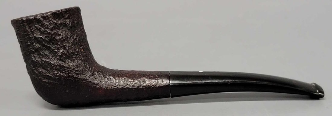 Dunhill Shell white spot 34211 pipe: Dunhill Shell white spot 34211 pipe in excellent condition as seen in the photos.