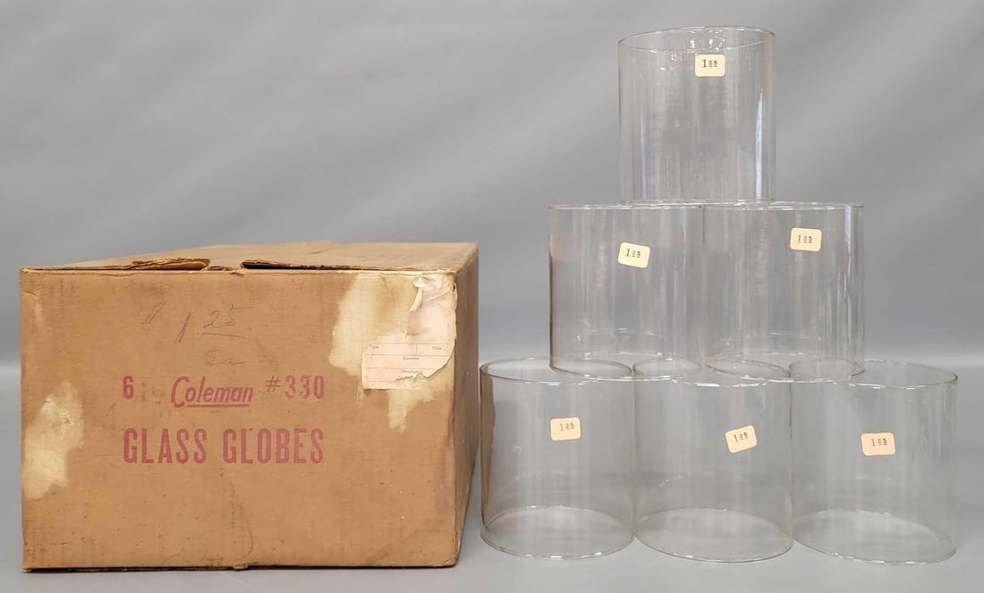Six Coleman No 330 glass globes in original case: Six Coleman No 330 glass globes in a very good original case as seen in the photos.