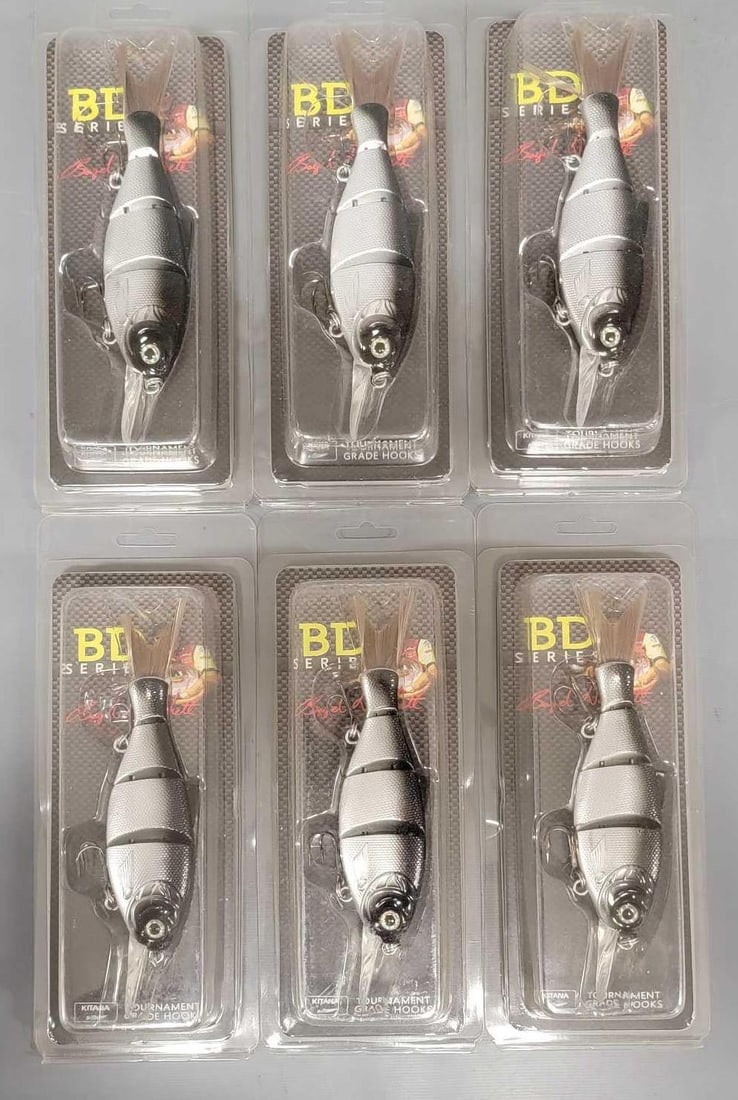 Six Trophy Technologies BD Shad hard flexible baits in blister packs: Six Trophy Technologies BD Shad hard flexible baits in excellent blister packs as seen in the photos.