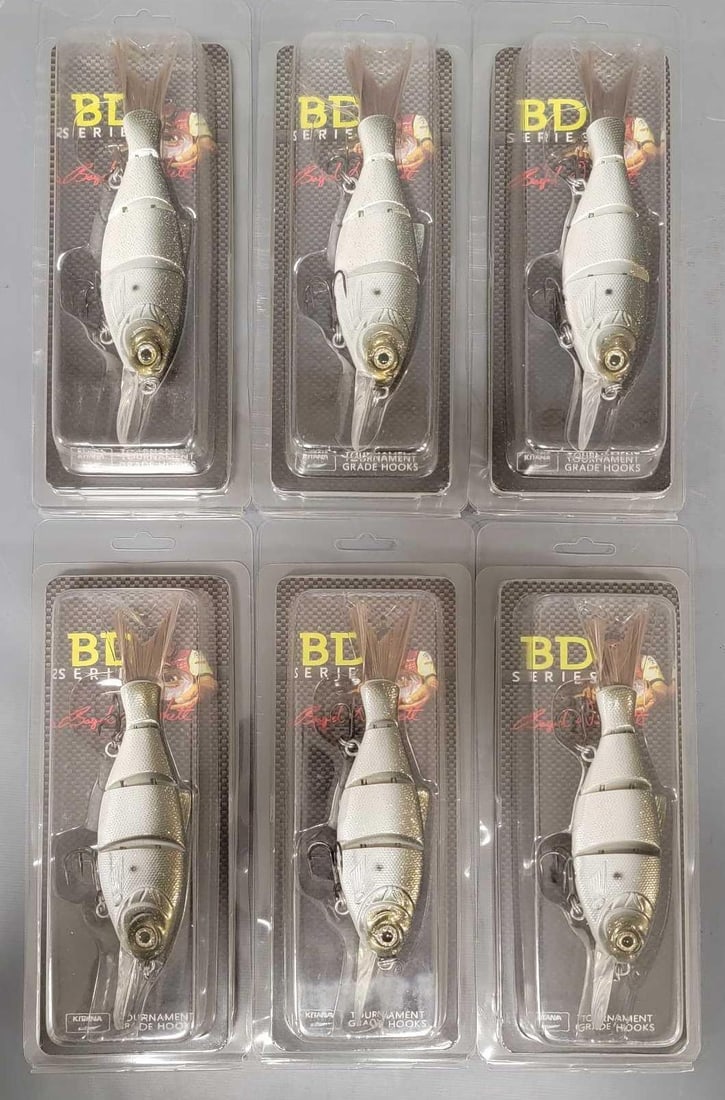 Six Trophy Technologies BD Shad hard flexible baits in blister packs: Six Trophy Technologies BD Shad hard flexible baits in excellent blister packs as seen in the photos.
