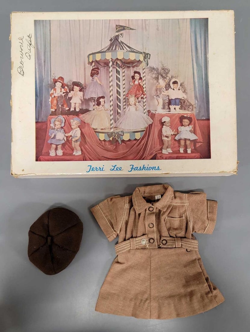 Vintage 1950s Terri Lee Fashions, Brownie costume, in original box (1 of 5)