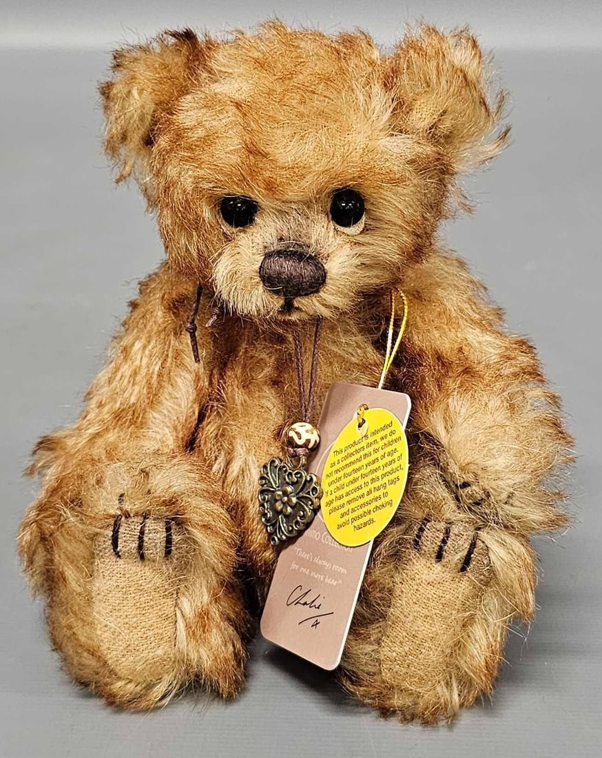 Charlie Bears 6 inch Minimo Collection Penny Whistle plush: Charlie Bears 6 inch Minimo Collection Penny Whistle no 190 of 1200 plush is in excellent condition and comes from an adult owned, smoke-free, pet-free home that has never been played with as seen in 