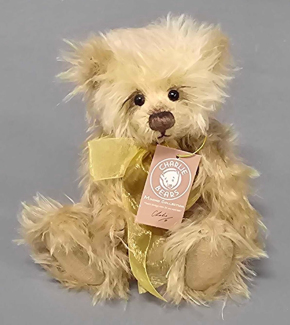 Charlie Bears 7 inch Minimo Collection Pancake plush: Charlie Bears 7 inch Minimo Collection Pancake limited edition 812 of 2000 plush is in excellent condition and comes from an adult owned, smoke-free, pet-free home that has never been played with as s