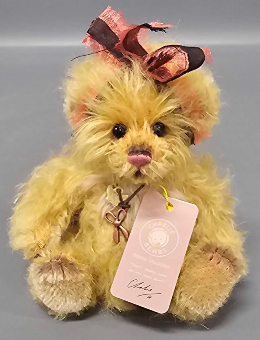 Charlie Bears 6 inch Minimo Collection Mildred plush: Charlie Bears 6 inch Minimo Collection Mildred no 306 of 600 plush is in excellent condition and comes from an adult owned, smoke-free, pet-free home that has never been played with as seen in the pho