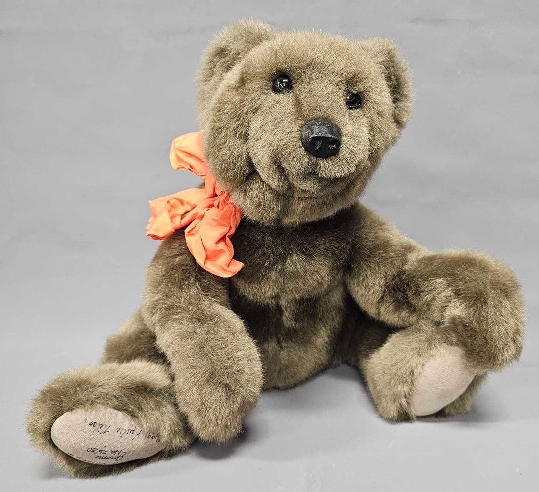 Vintage 15 inch grey Jerome by Kaylee Nilan artisan bear: Vintage Jerome bear no 26 of 50 from Beaver Valley by Kaylee Nilan 1991 is grey and in excellent condition standing 15 inches tall and wearing a coral orange neck ribbon bow as seen in the photos.