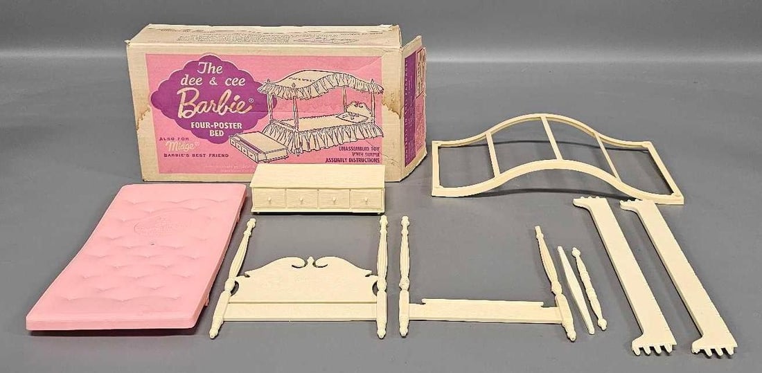 Vintage 1962 The Dee & Cee Barbie Four Poster bed made in Canada in original box (1 of 9)