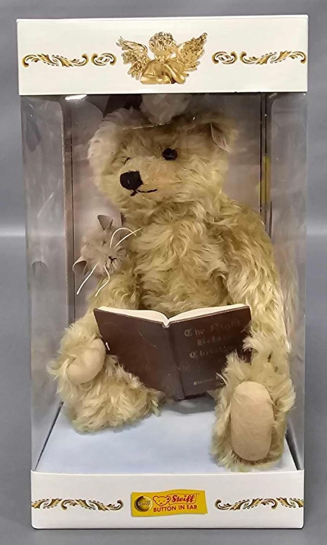 Steiff 12 inch The Night Before Christmas Bear in original box: Steiff 12 inch The Night Before Christmas Bear North American Christmas Exclusive 2005 668012 is in excellent condition and comes in an excellent original box as seen in the photos.