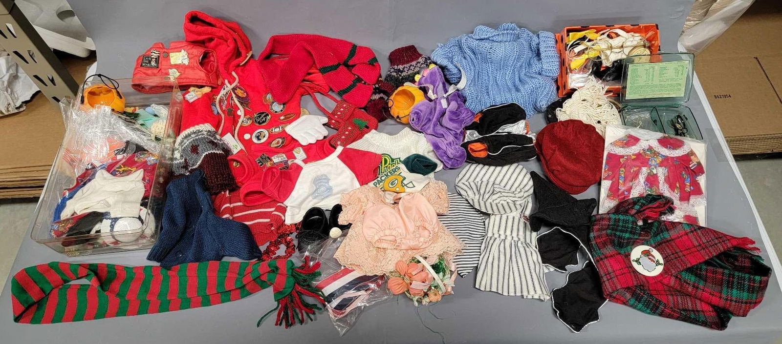 Large group of outfits, costumes, and accessories for bears and other miniatures (1 of 6)