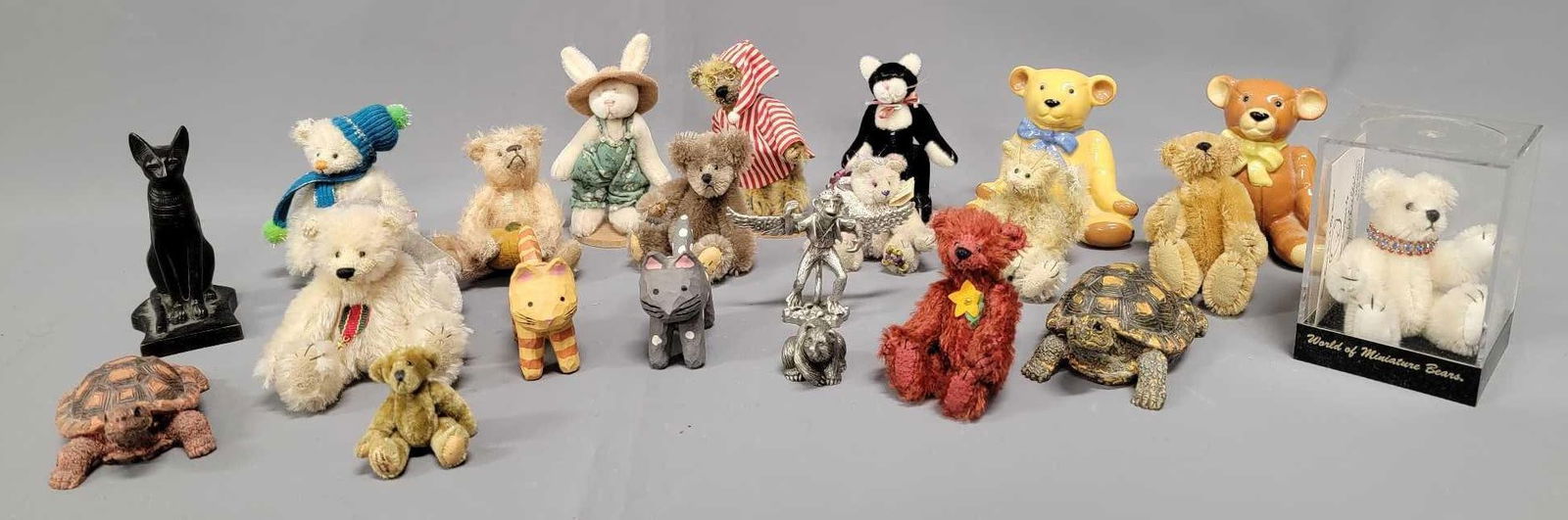 Big group of mixed miniatures (1 of 3)