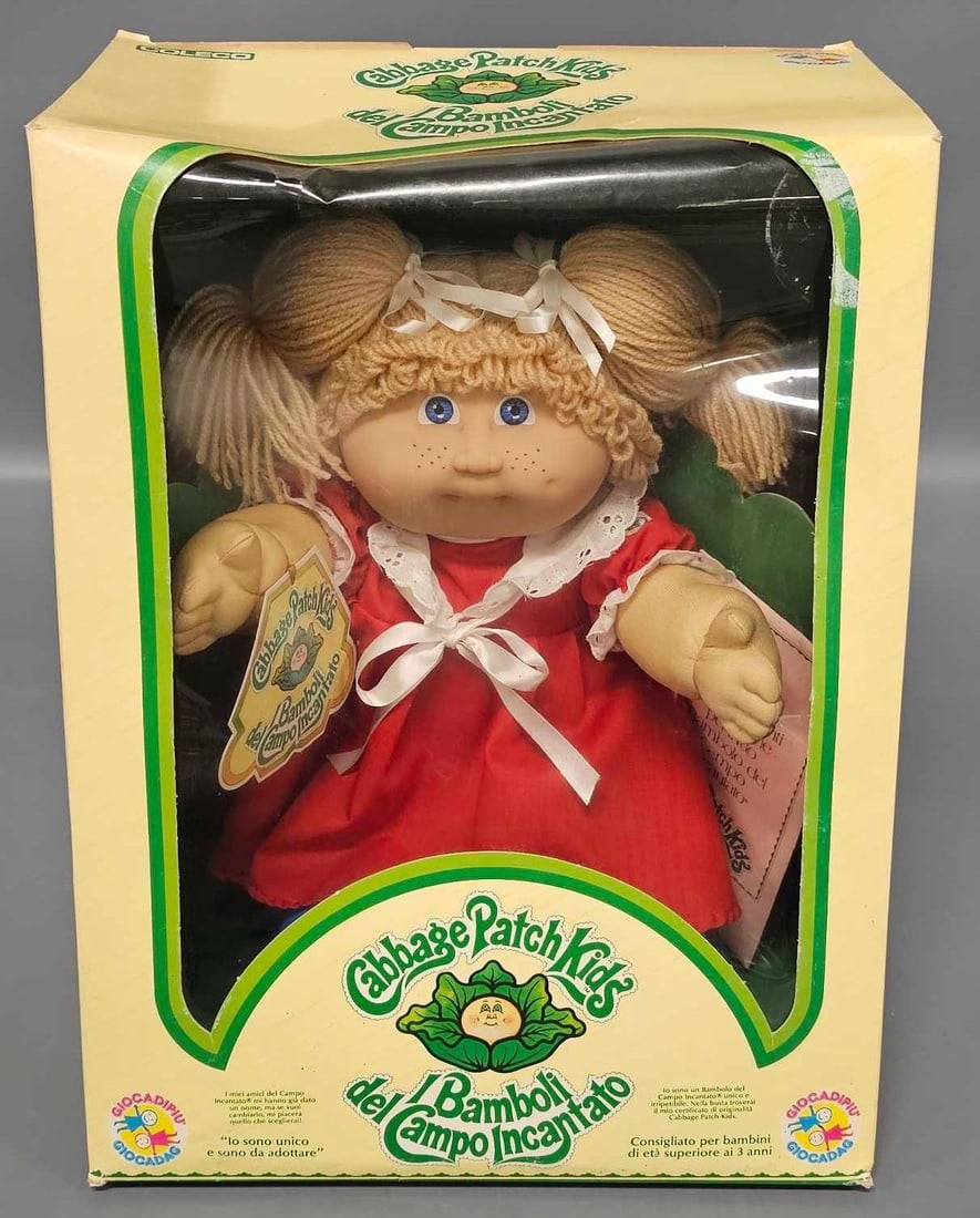 Rare foreign Coleco Cabbage Patch Kids doll champagne pigtails and blue eyes in original box (1 of 7)