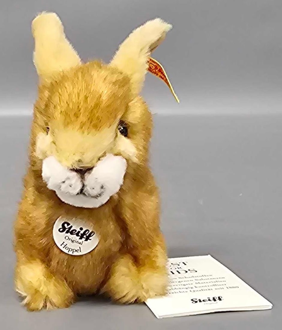 Steiff 4.5 inch Original Hoppel Plush: Steiff 4.5 inch Original Hoppel Plush 080081 is in excellent condition and made of 75 percent acrylic and 25 percent cotton and filled with polyester as seen in the photos.