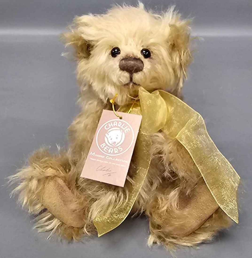 Charlie Bears 7 inch Minimo Collection Pancake plush: Charlie Bears 7 inch Minimo Collection Pancake limited edition 418 of 2000 plush is in excellent condition and comes from an adult owned, smoke-free, pet-free home that has never been played with as s