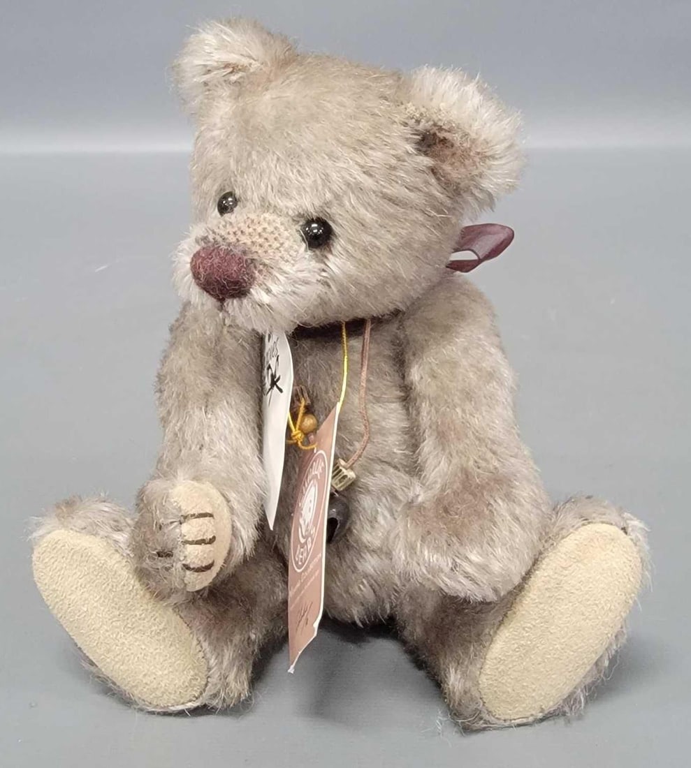 Charlie Bears 7 inch Minimo Collection Bobtail plush: Charlie Bears 7 inch Minimo Collection Bobtail limited edition 304 of 2000 plush is in excellent condition and comes from an adult owned, smoke-free, pet-free home that has never been played with as s