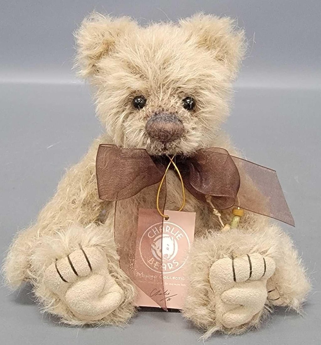 Charlie Bears 8 inch Minimo Collection Dumpling plush: Charlie Bears 8 inch Minimo Collection Dumpling limited edition 719 of 2000 plush is in excellent condition and comes from an adult owned, smoke-free, pet-free home that has never been played with as 