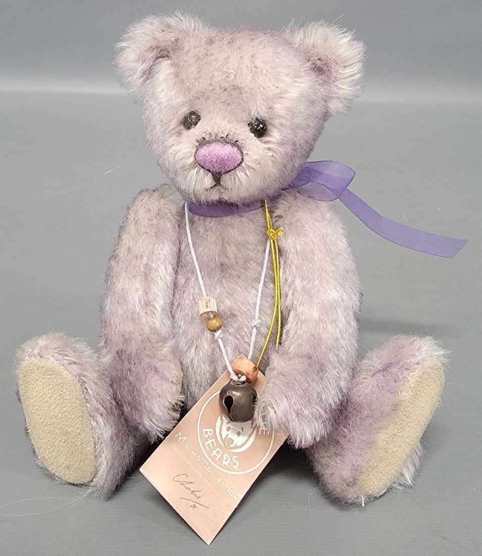 Charlie Bears 8 inch Minimo Collection Hopscotch plush: Charlie Bears 8 inch Minimo Collection Hopscotch limited edition 207 of 2000 plush is in excellent condition and comes from an adult owned, smoke-free, pet-free home that has never been played with as
