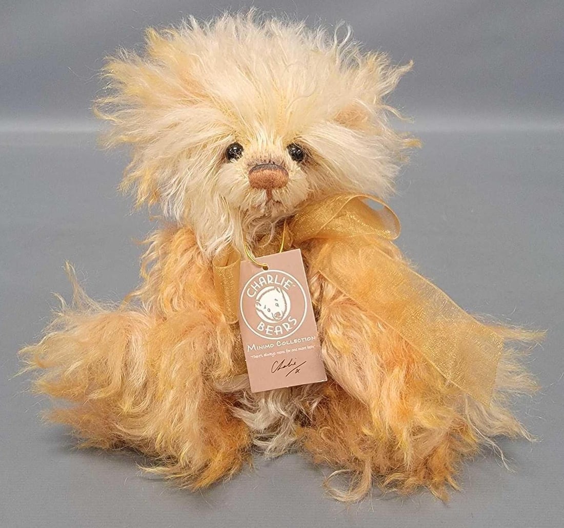 Charlie Bears 7 inch Minimo Collection Yorkshire Pud plush: Charlie Bears 7 inch Minimo Collection Yorkshire Pud limited edition 701 of 2000 plush is in excellent condition and comes from an adult owned, smoke-free, pet-free home that has never been played wit