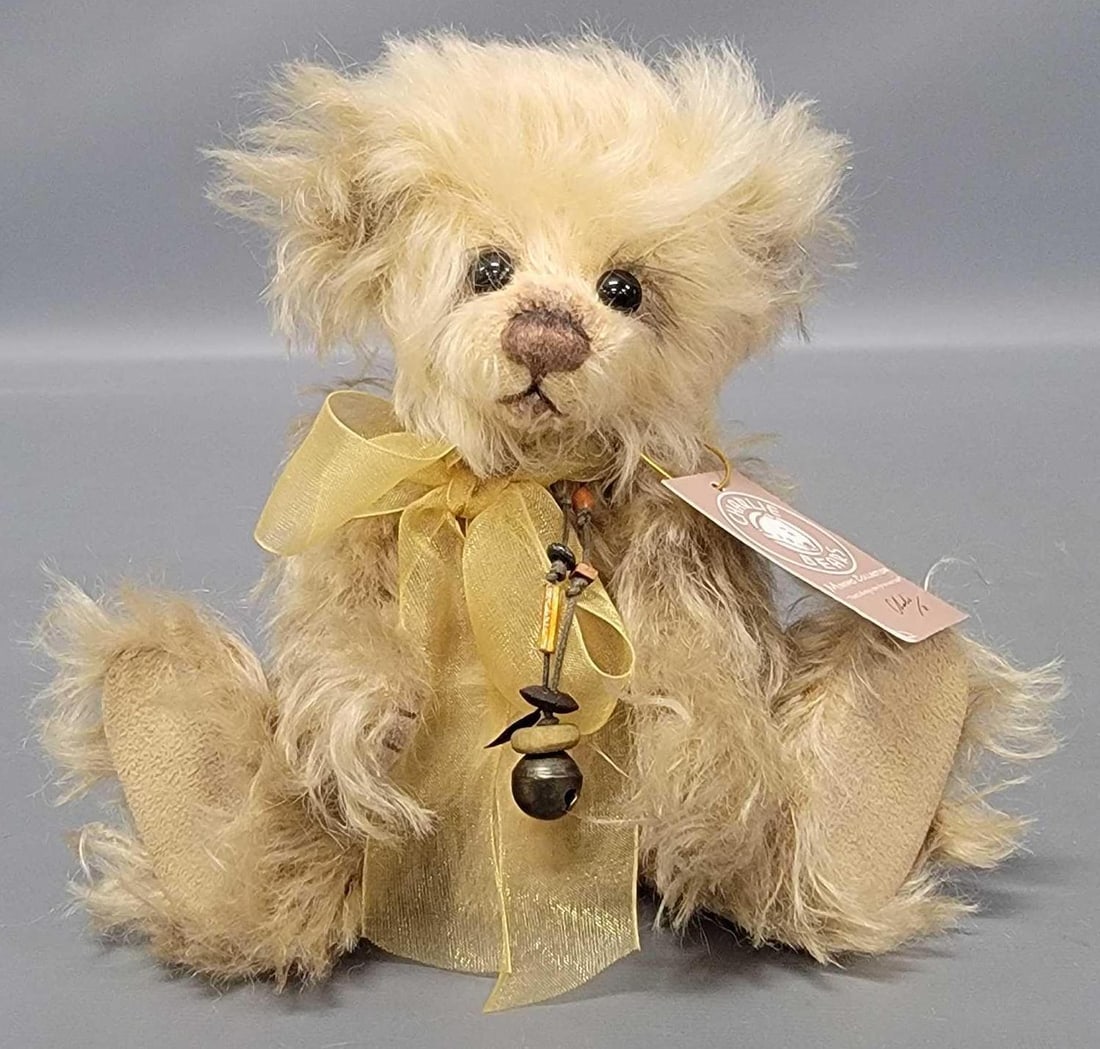Charlie Bears 7 inch Minimo Collection Pancake plush: Charlie Bears 7 inch Minimo Collection Pancake limited edition 115 of 2000 plush is in excellent condition and comes from an adult owned, smoke-free, pet-free home that has never been played with as s