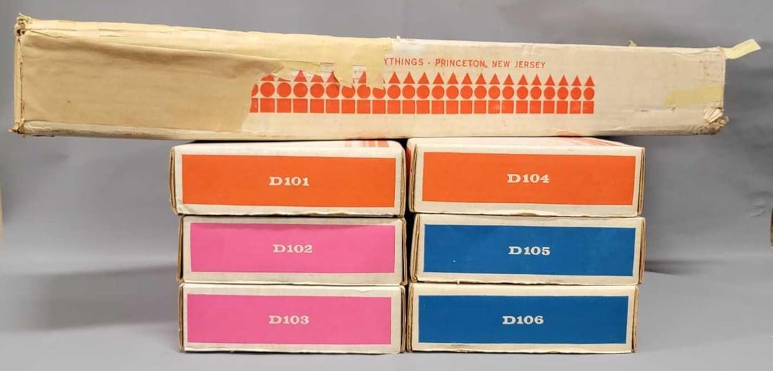 Creative Playthings dollhouse, dolls and furniture sets (1 of 13)