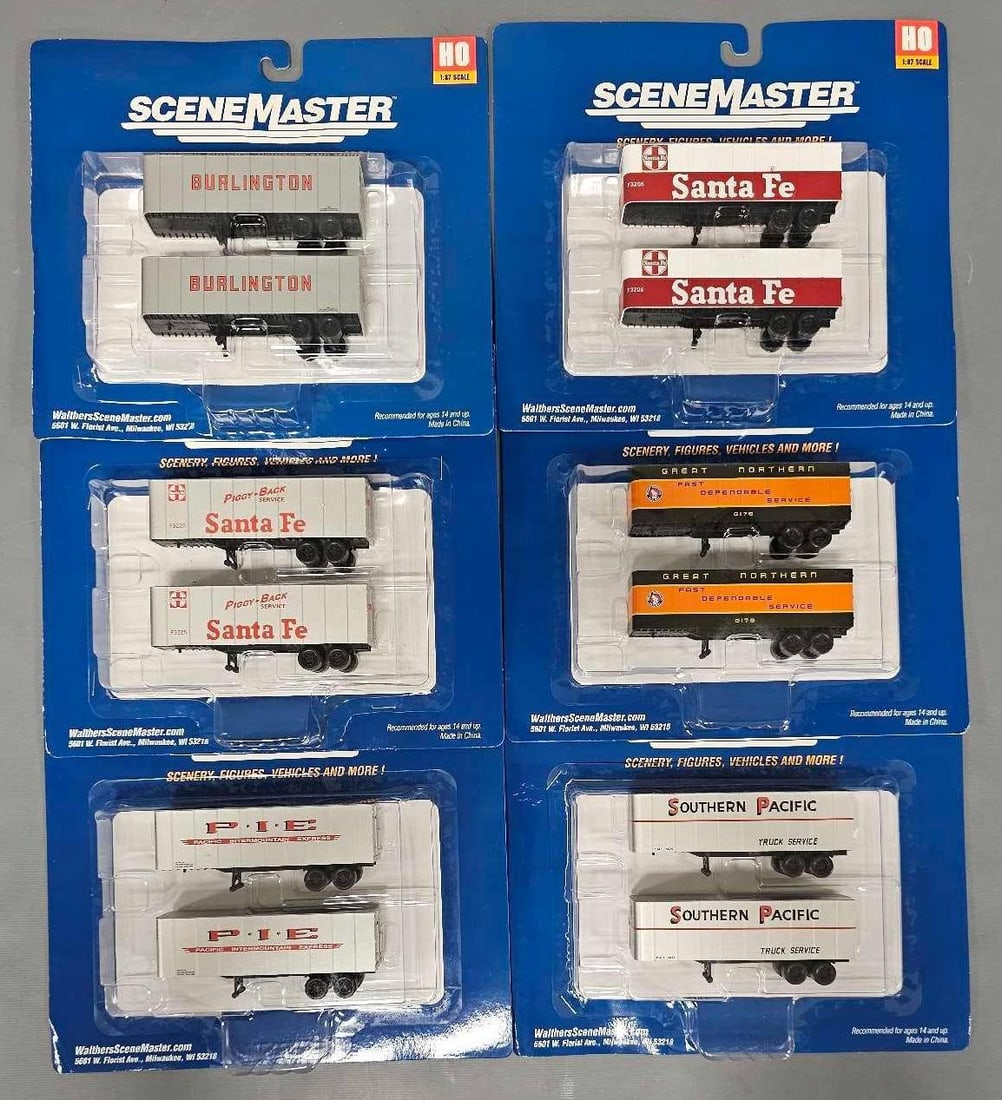 Five Walthers 2-pack Scene Master Cargo Trailers in blister packs (1 of 6)
